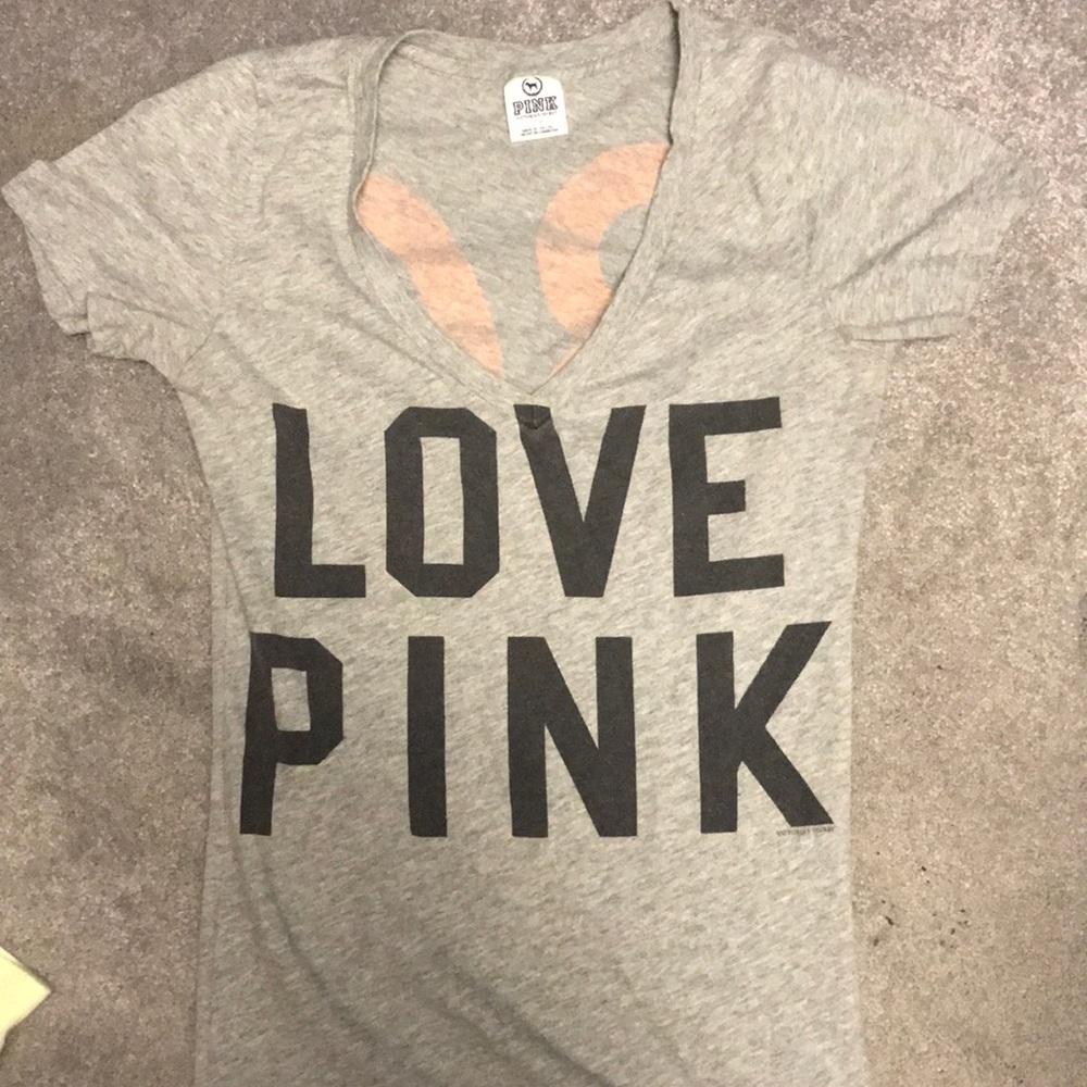 VS pink T-shirt